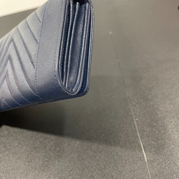 Chanel Sheepskin Chevron Quilted Mademoiselle Flap Wallet Navy (144712) - Picture 4 of 15